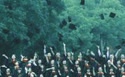 大學畢業生簡單自薦信